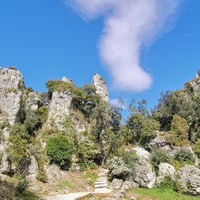 Photo de France - Le Cirque de Mourèze et le Lac du Salagou